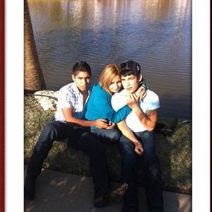 Meet your Posher, Gloria